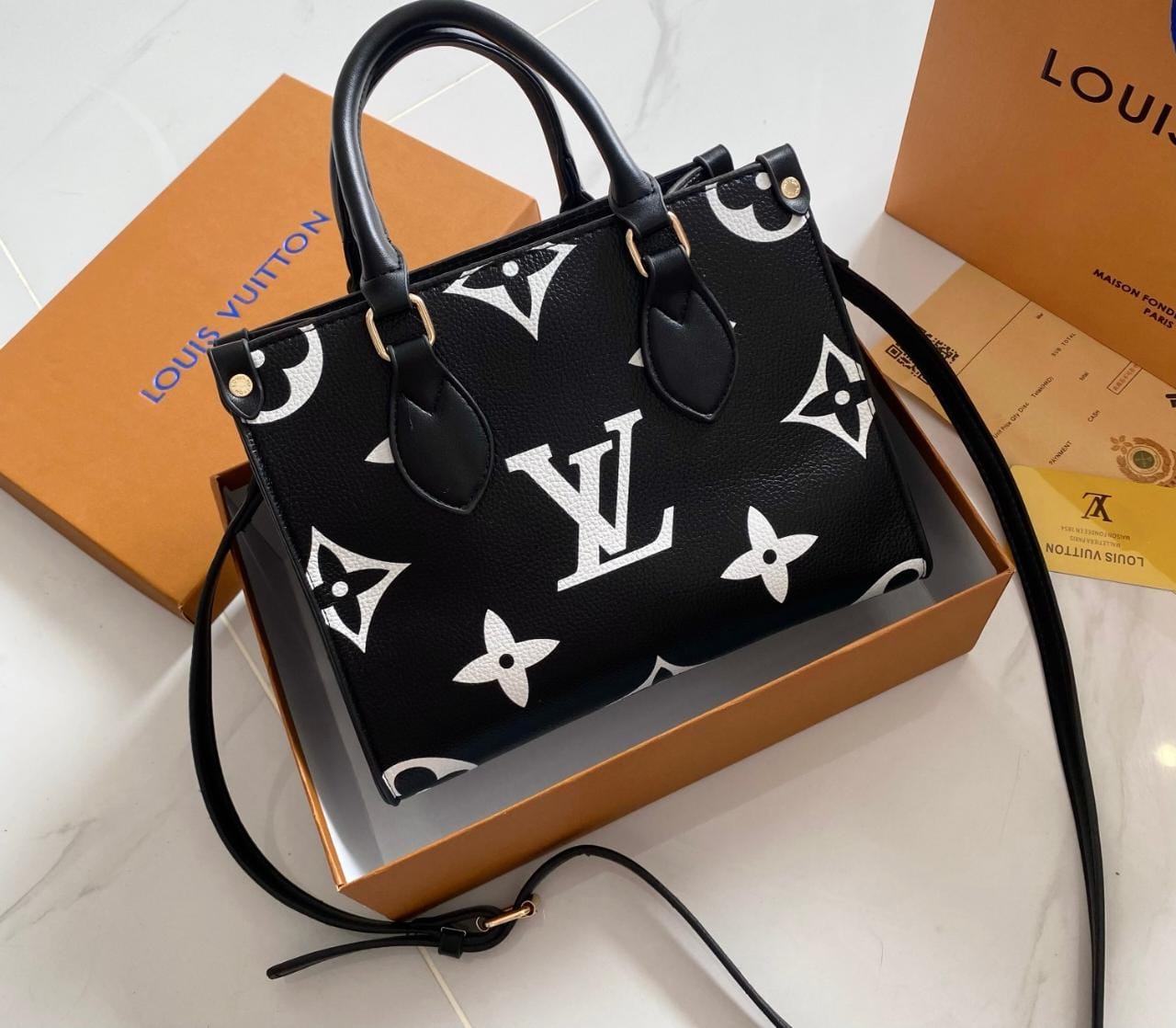 Louis vuitton onthego handbag