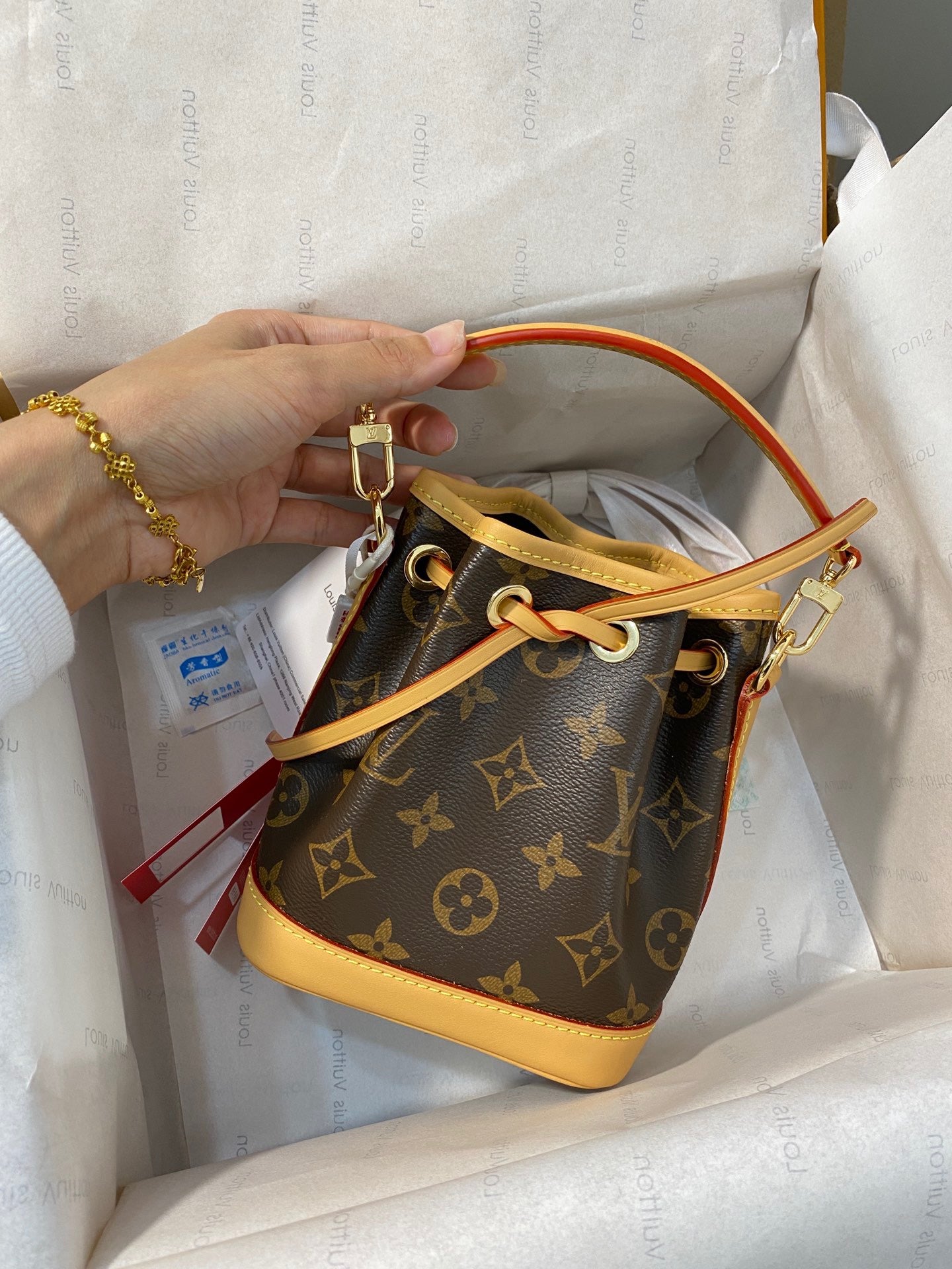 Louis Vuitton Nano Neo Handbag (bucket bag) Lushentic Version