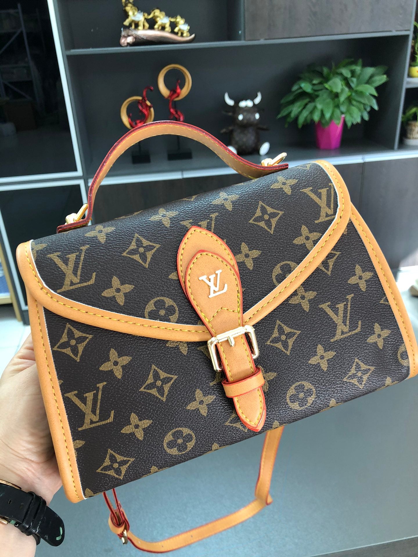 Louis vuitton handbag plus Twilly