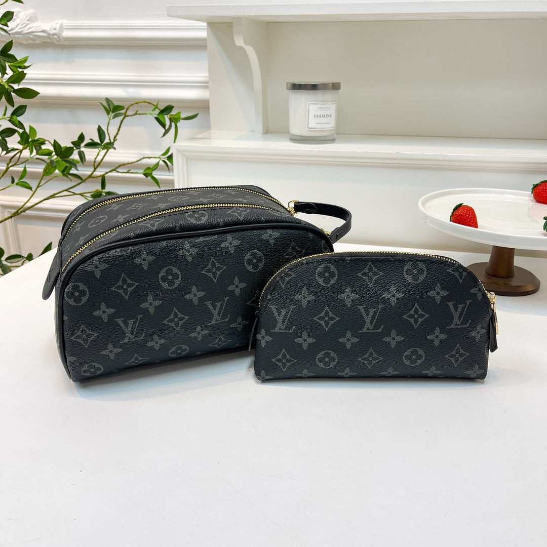 Louis vuitton handbag( vanity set / toiletry bag)