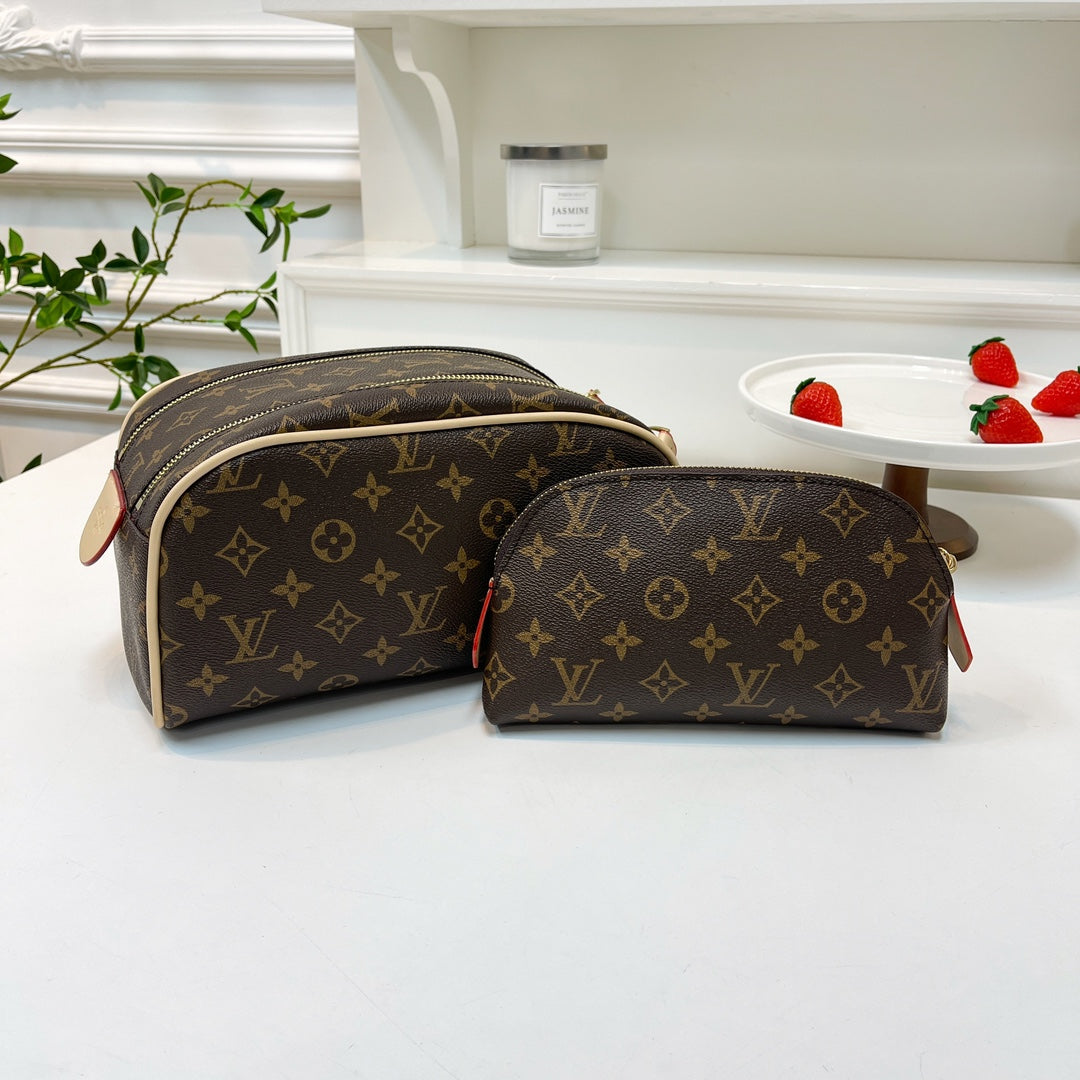 Louis vuitton handbag( vanity set / toiletry bag)