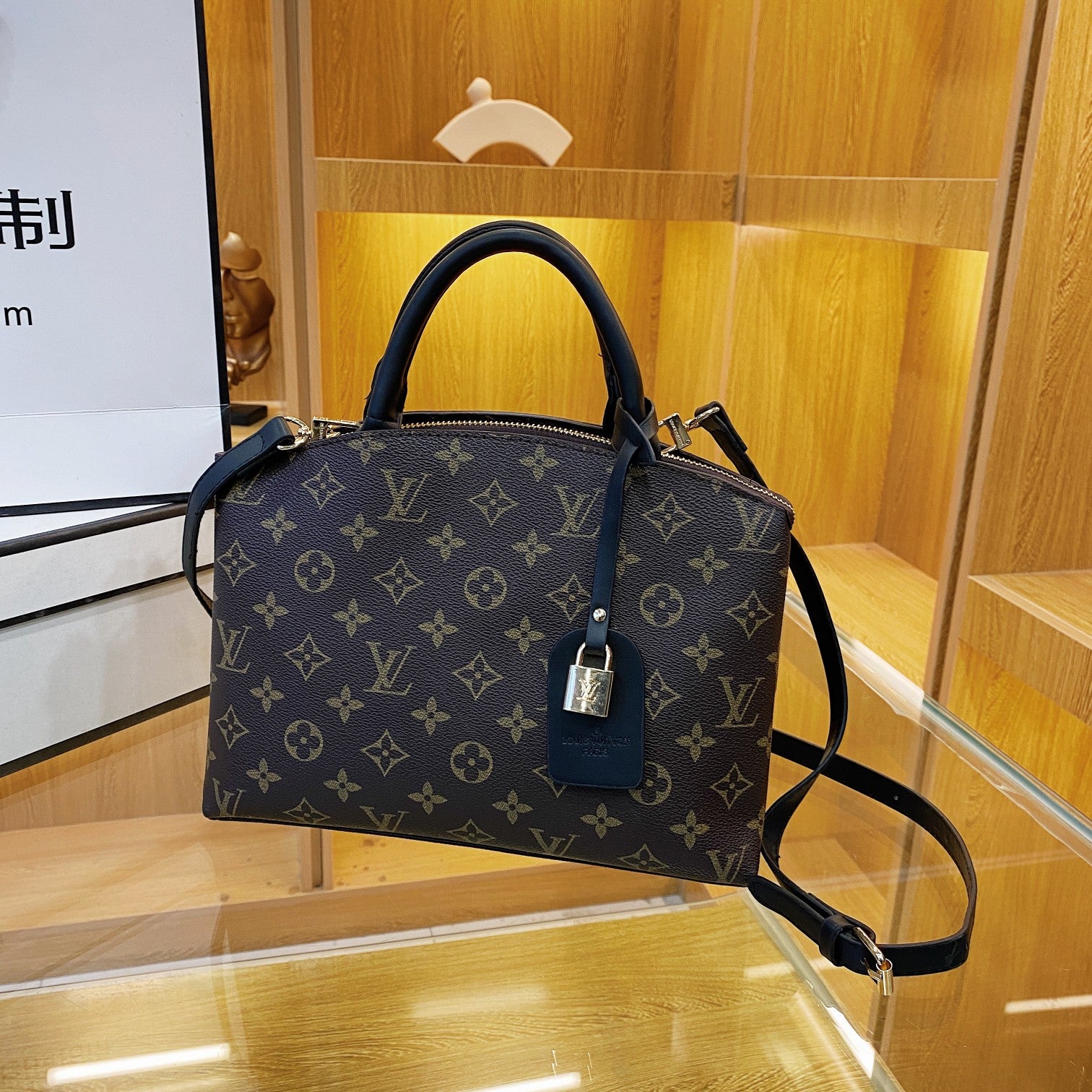 Louis vuitton handbag