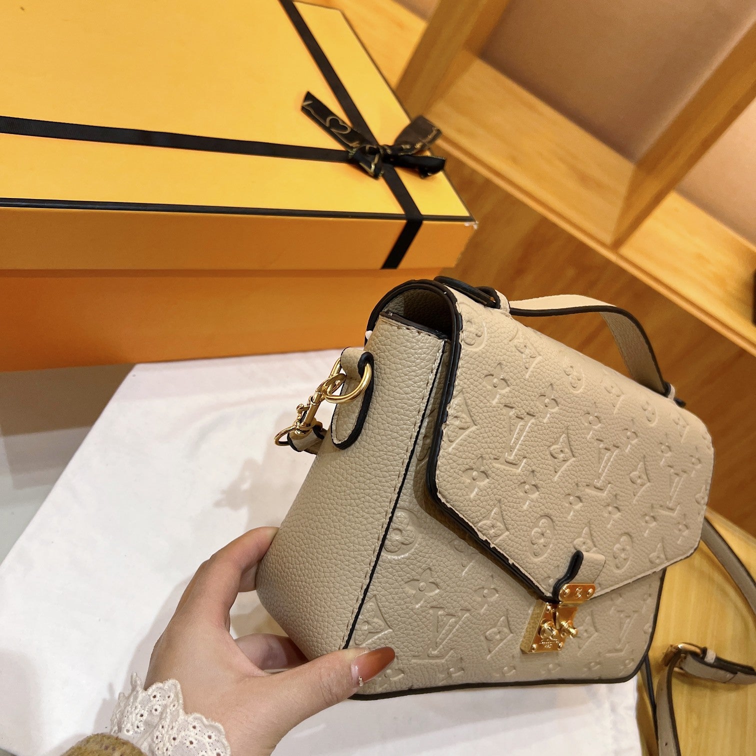 Louis vuitton handbag