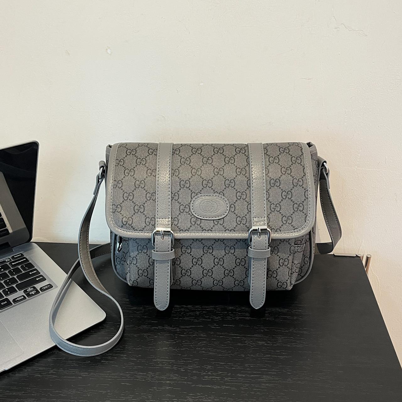 Gucci Handbags (unisex) for men