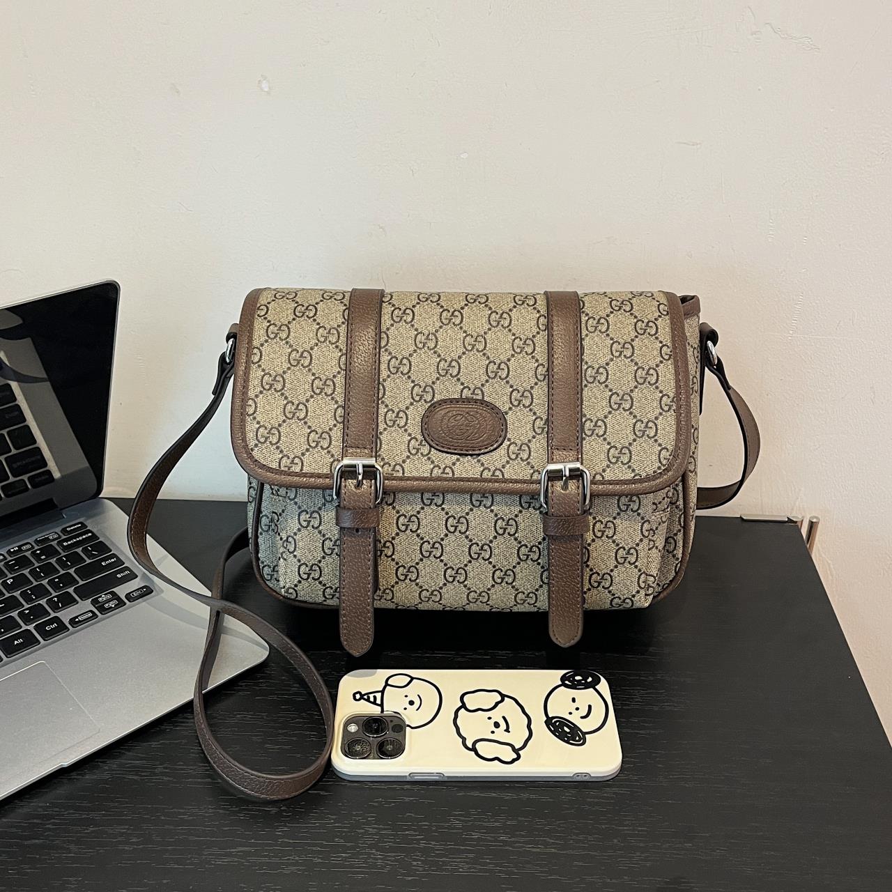 Gucci Handbags (unisex) for men