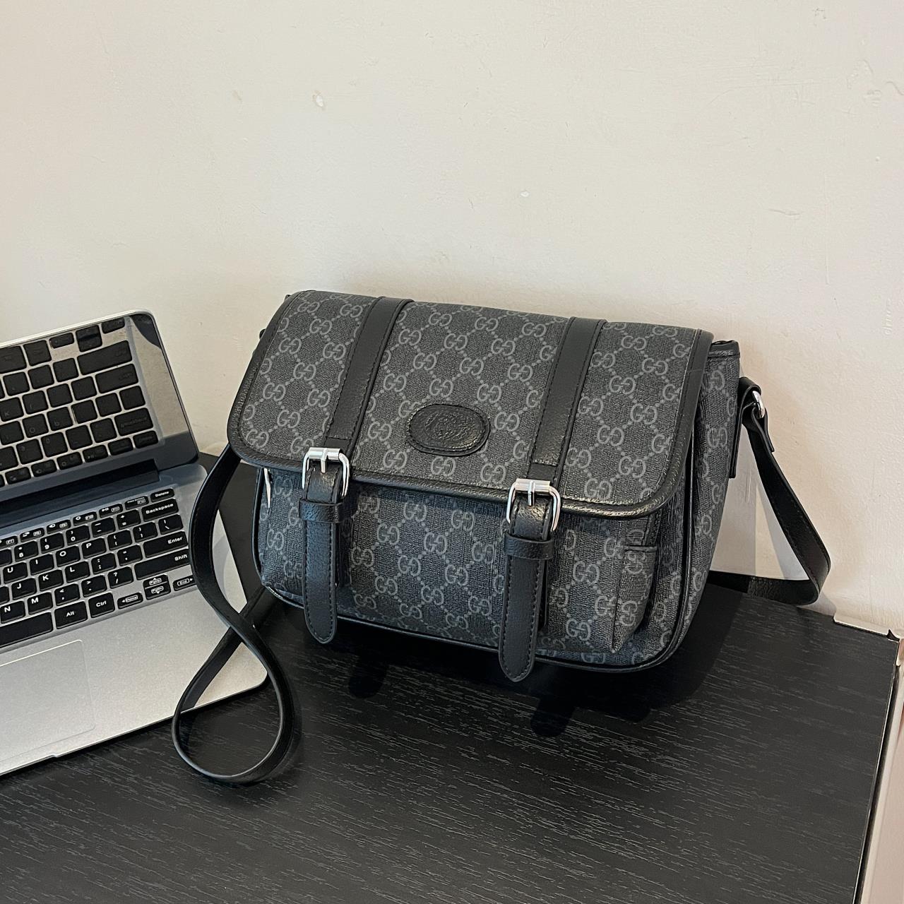 Gucci Handbags (unisex) for men