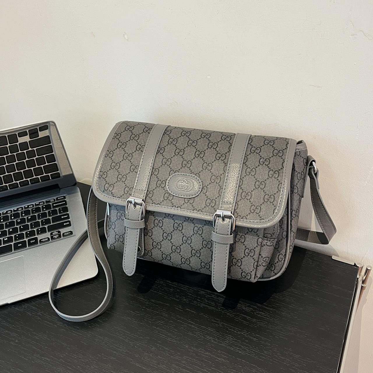 Gucci Handbags (unisex) for men