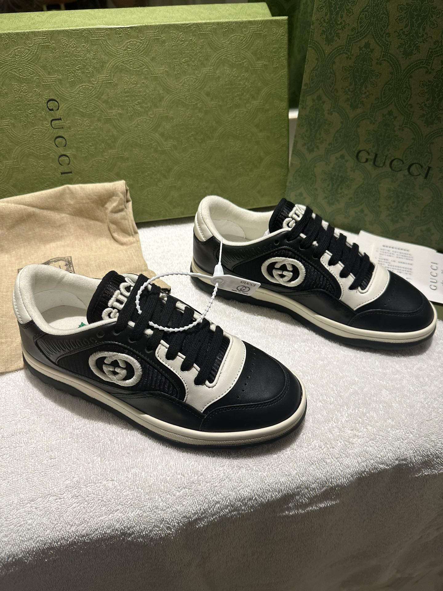 Gucci Sneakers