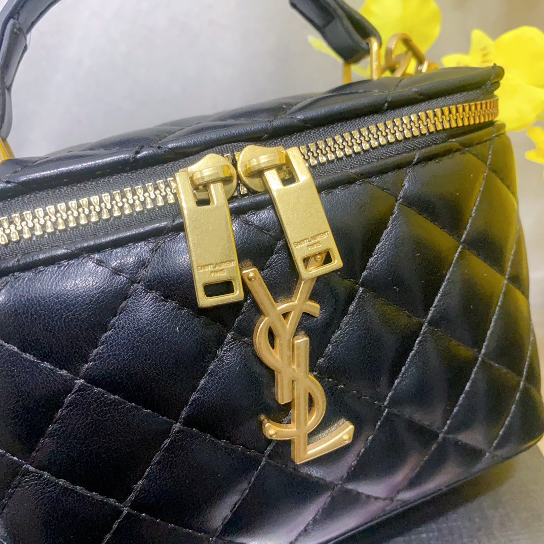 Ysl  Yves Saint Laurent Handbags