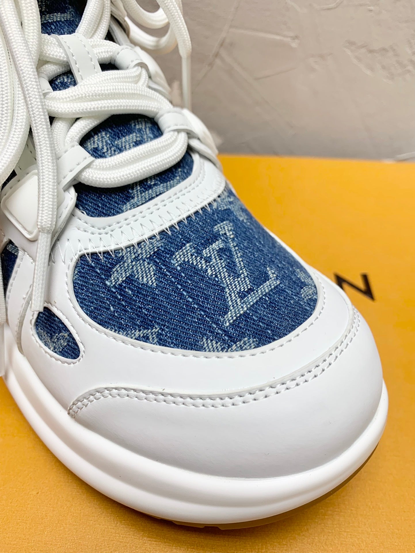 Louis Vuitton Sneakers