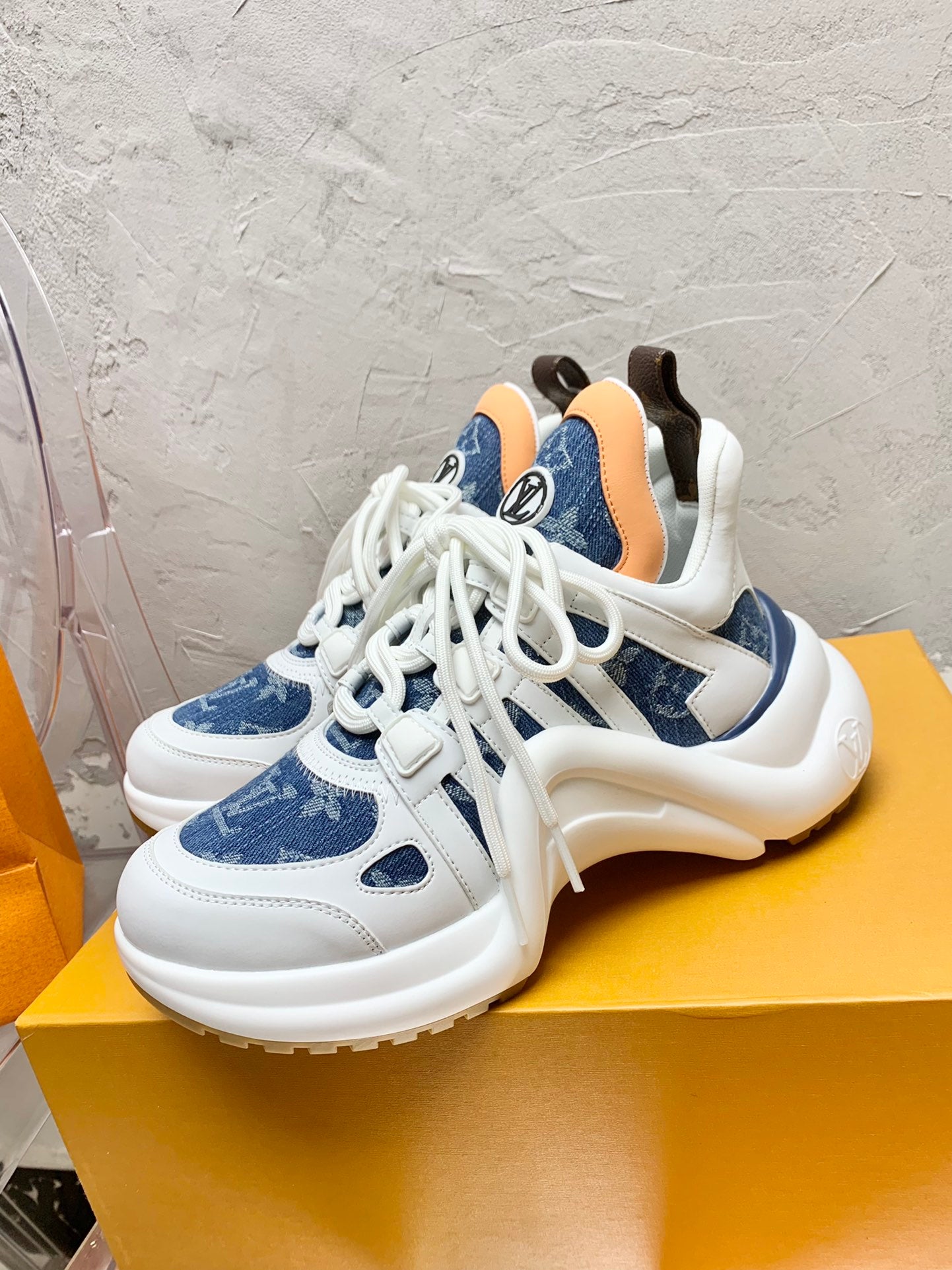 Louis Vuitton Sneakers