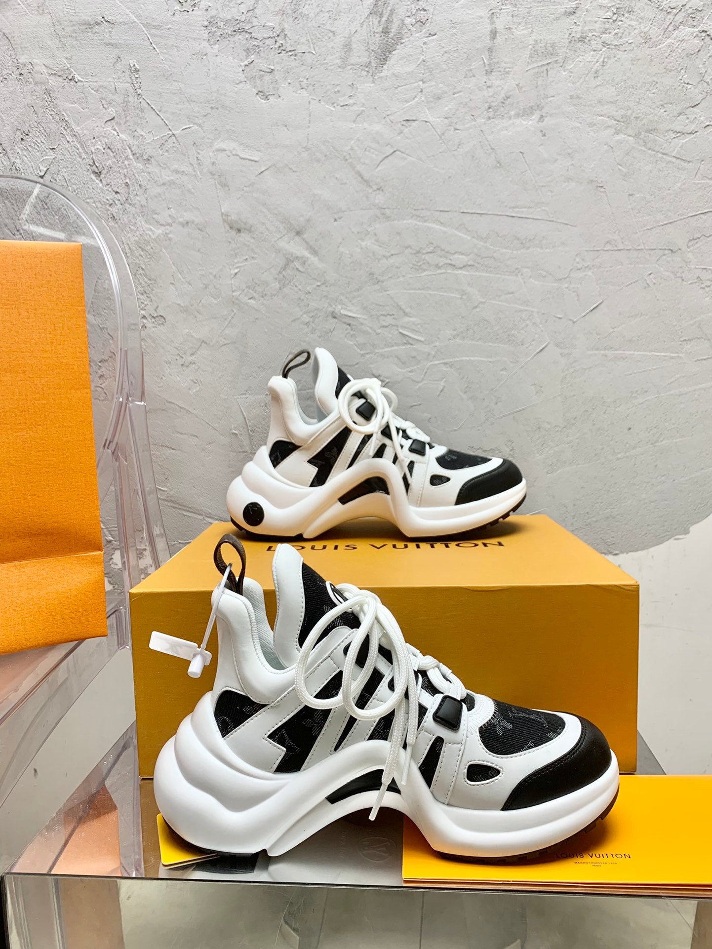 Louis Vuitton Sneakers