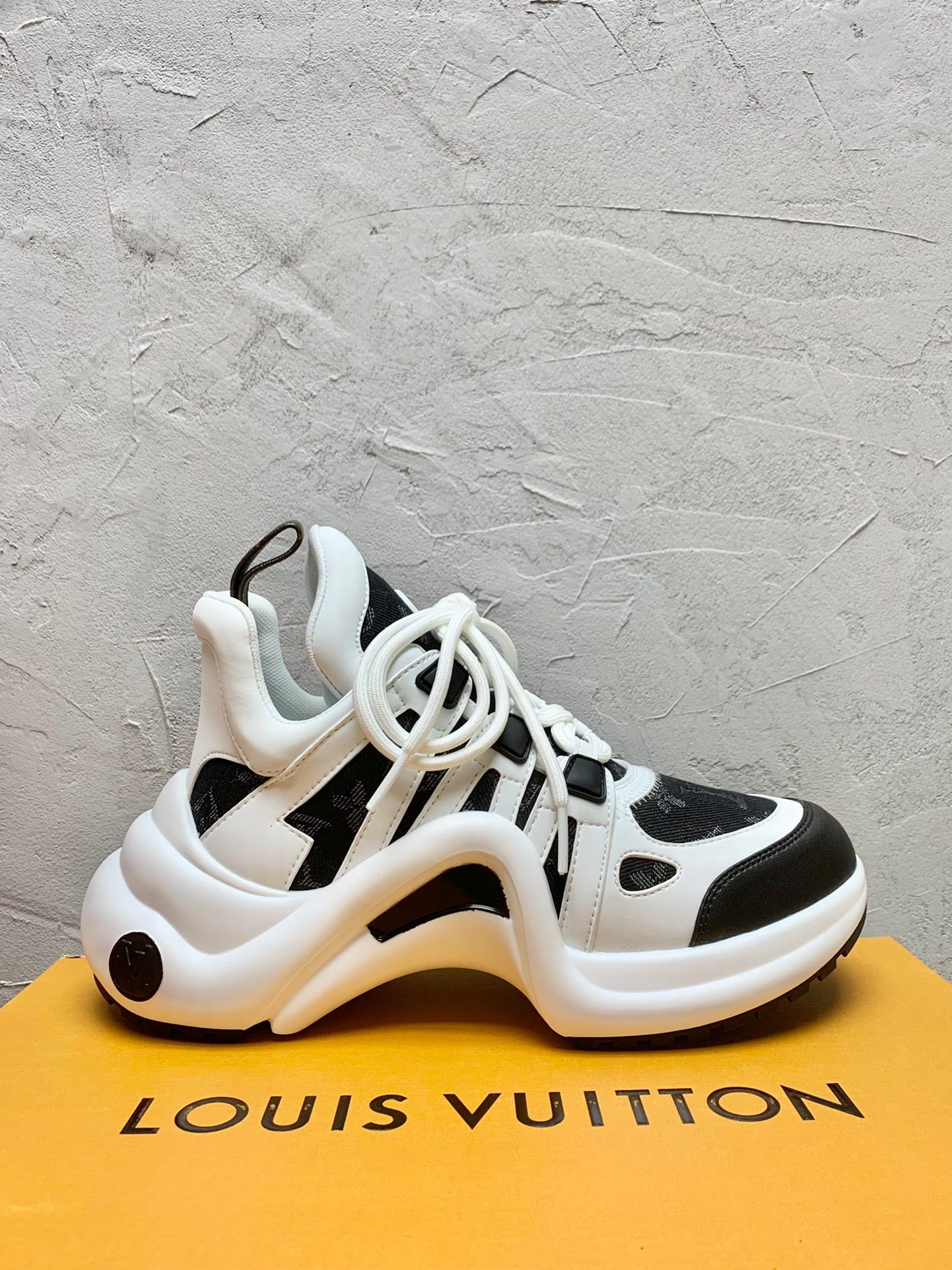 Louis Vuitton Sneakers