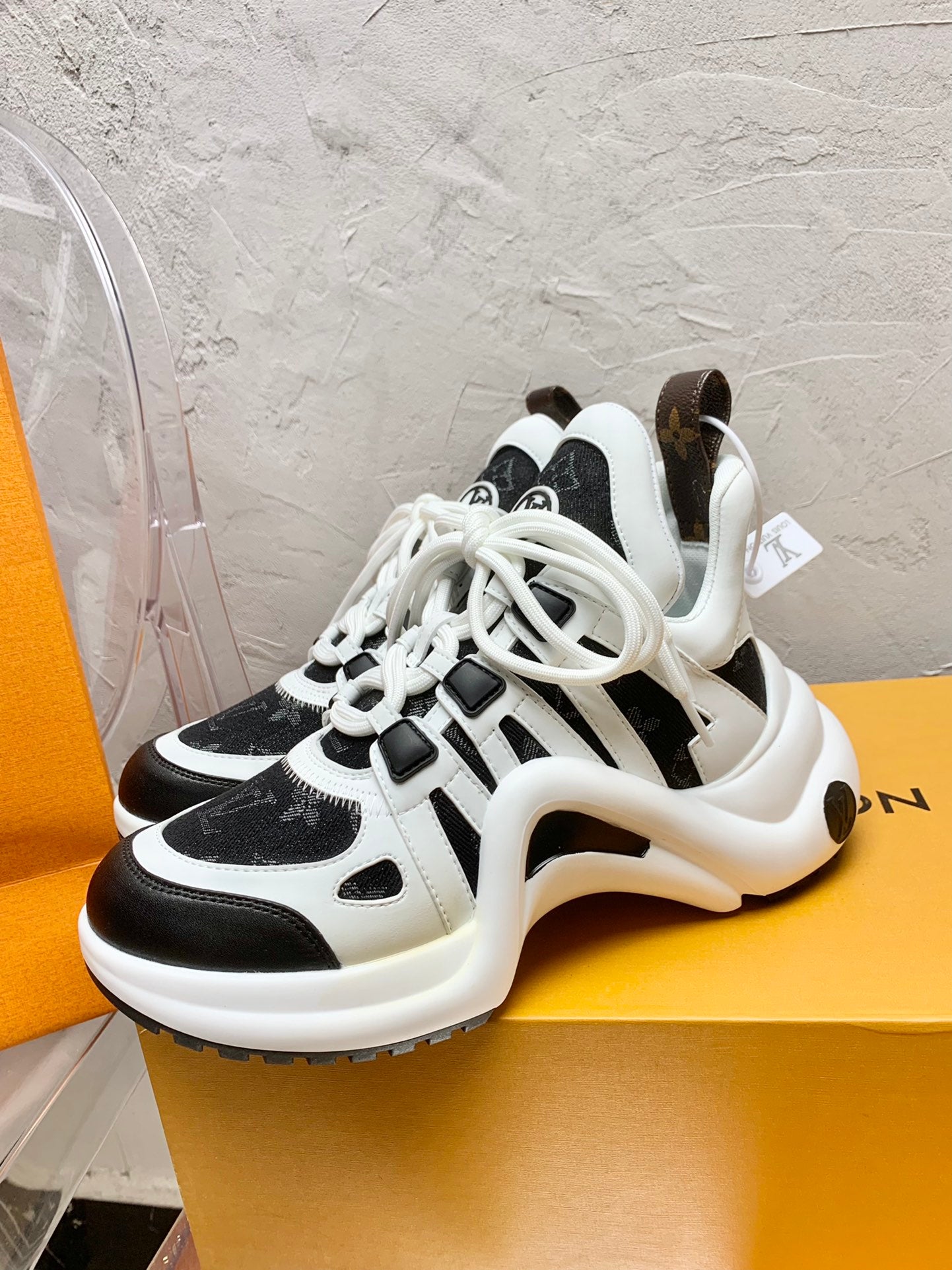 Louis Vuitton Sneakers