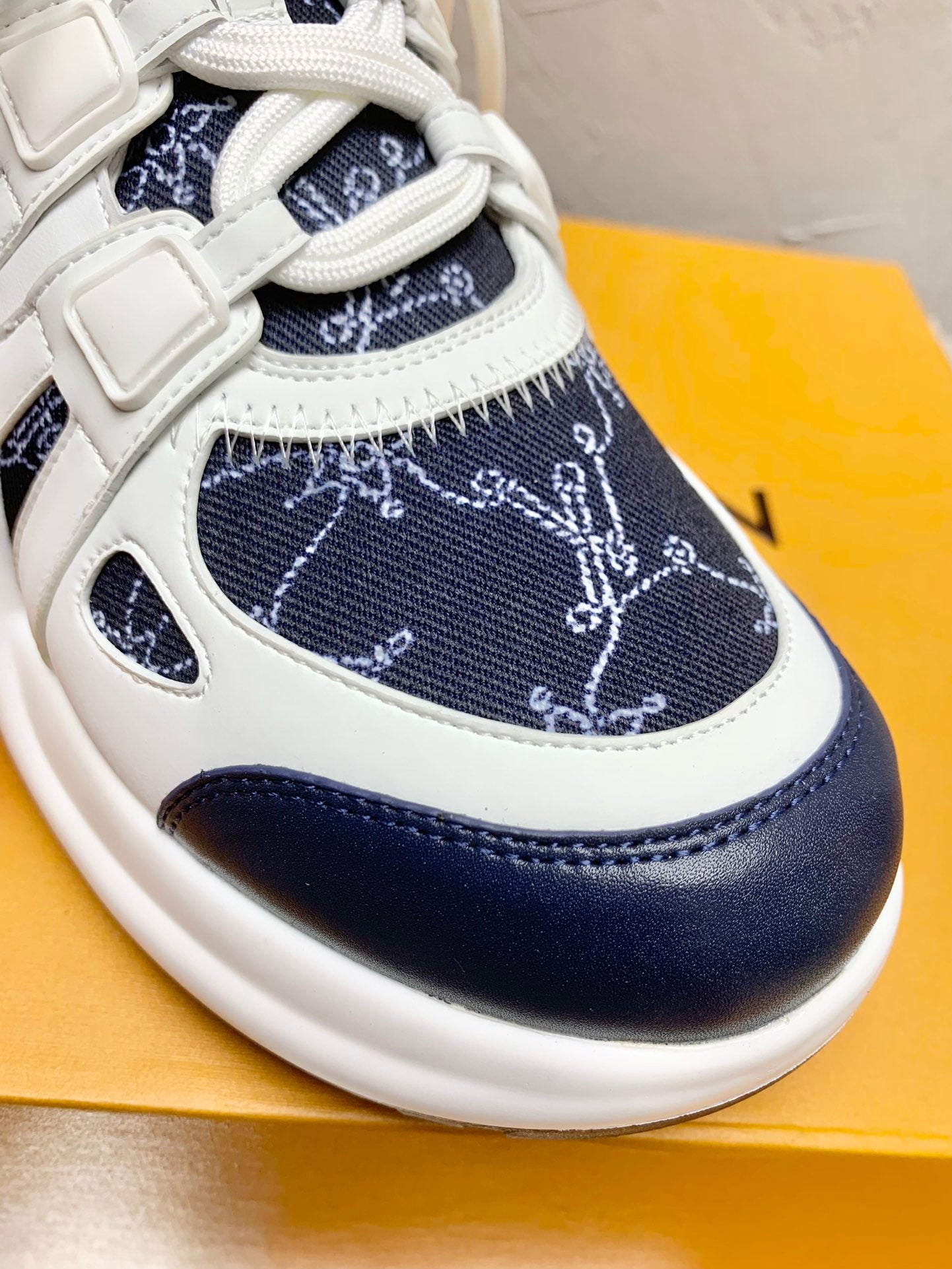 Louis Vuitton Sneakers