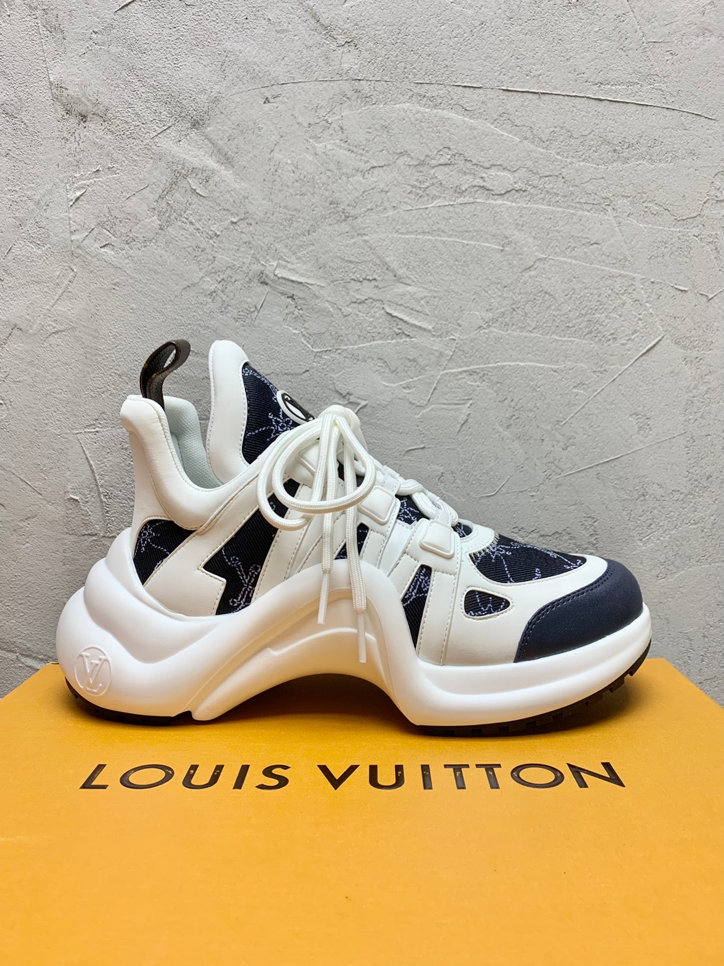 Louis Vuitton Sneakers