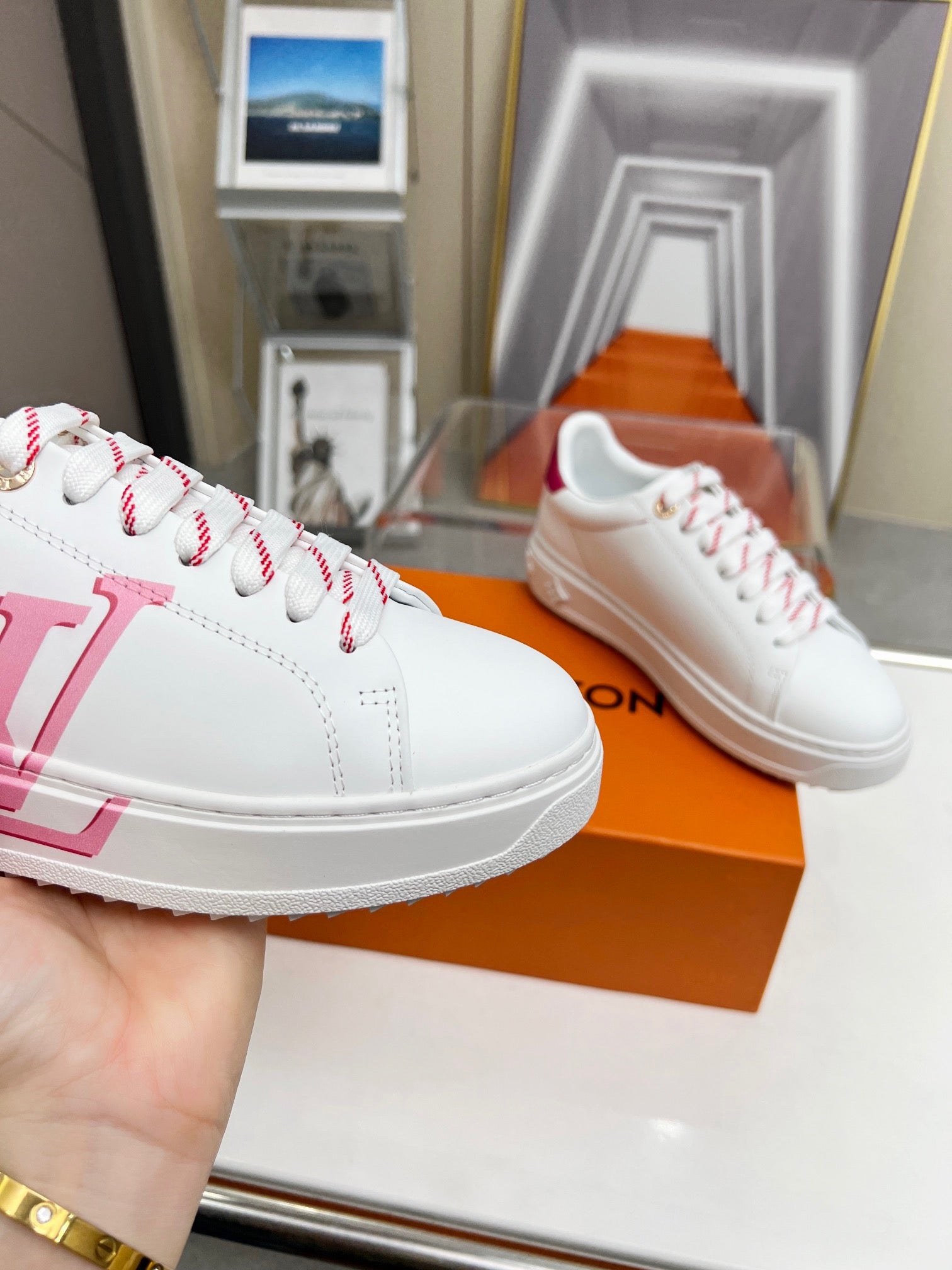 Louis Vuitton Sneakers