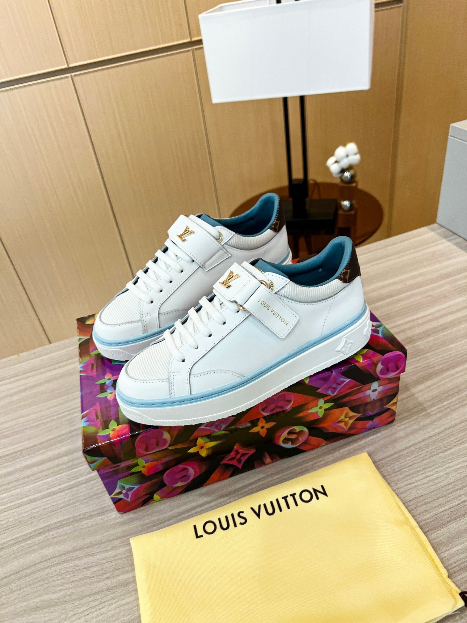 Louis Vuitton Sneakers