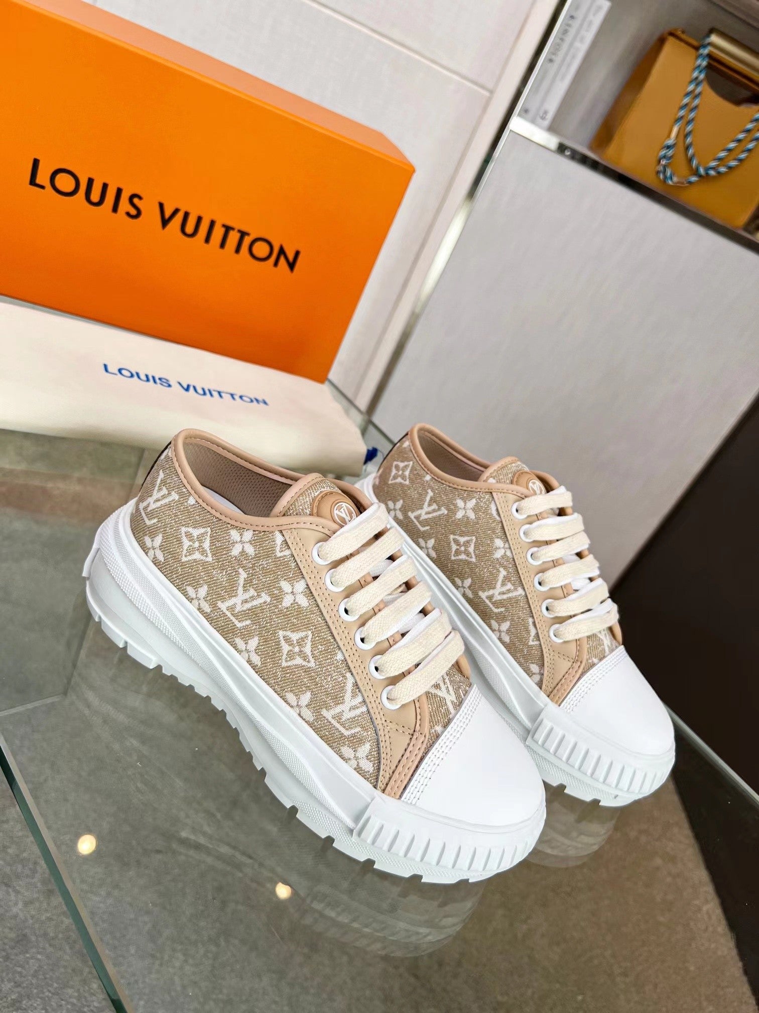 Louis Vuitton Sneakers