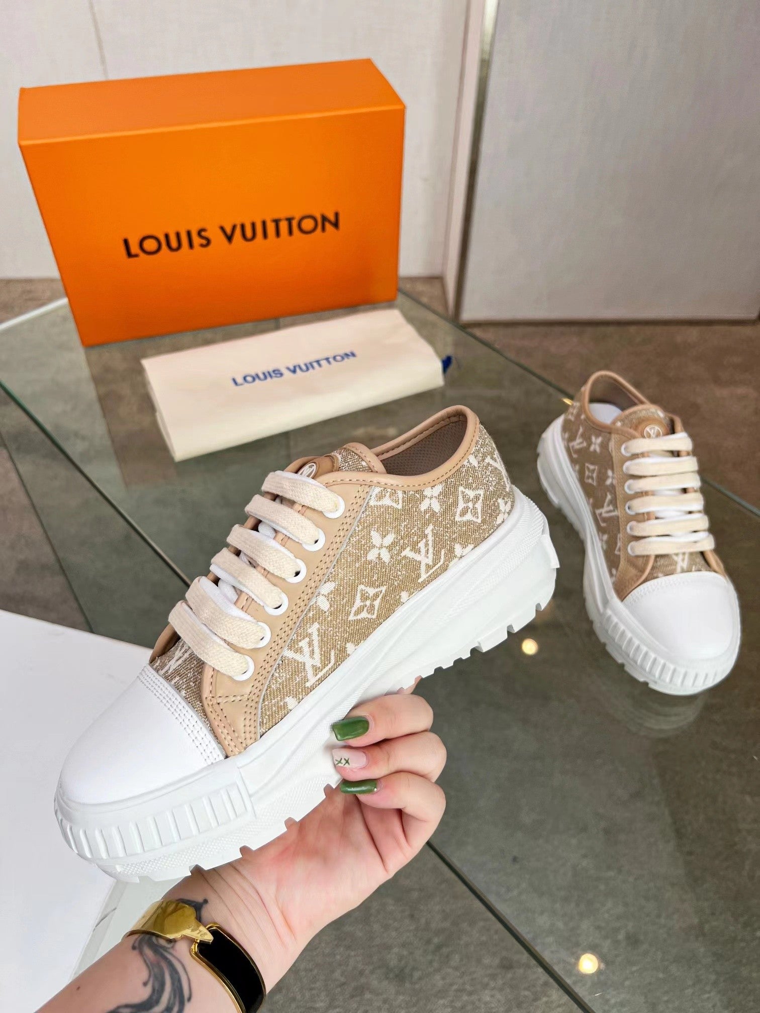 Louis Vuitton Sneakers