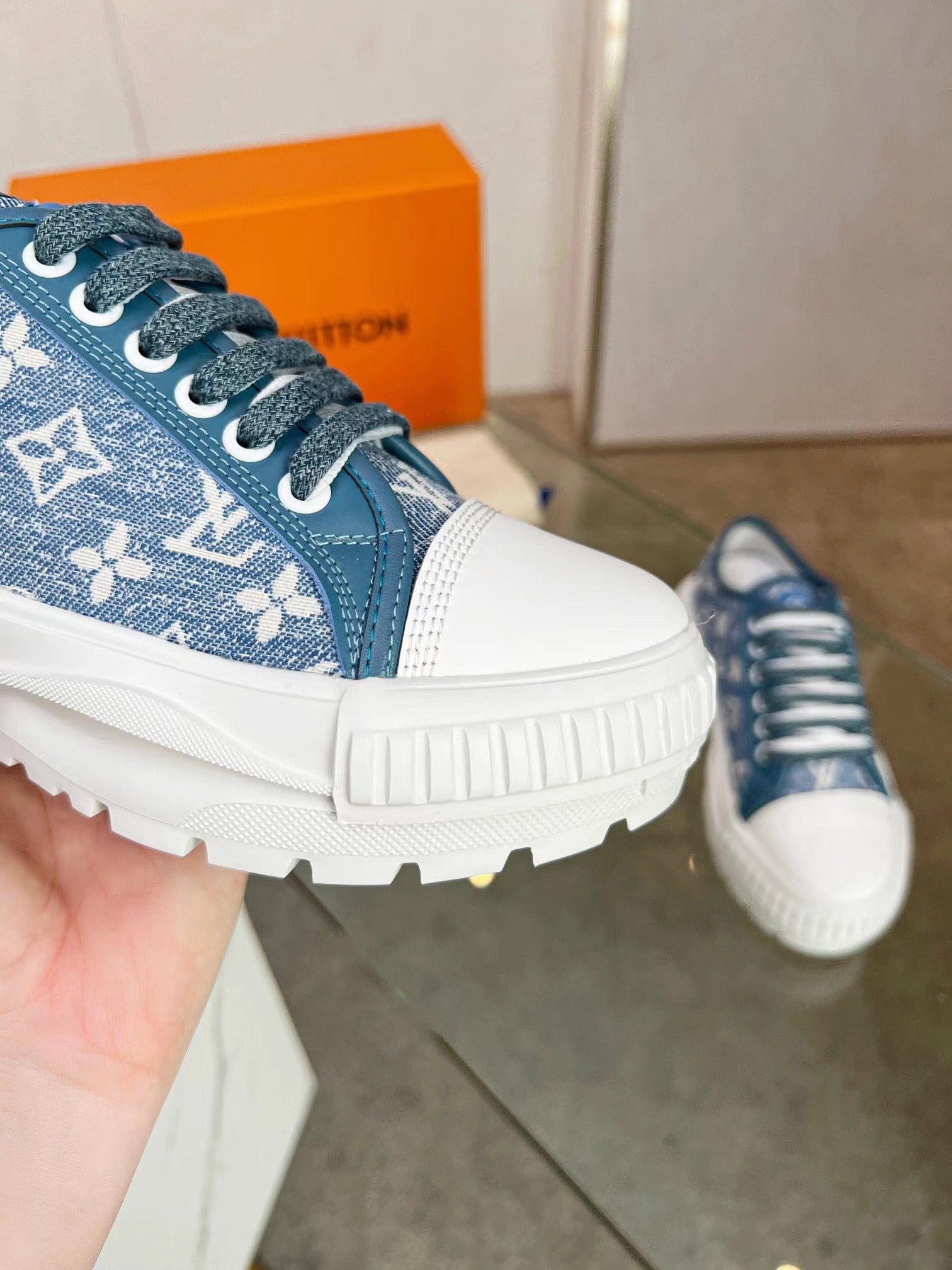 Louis Vuitton Sneakers