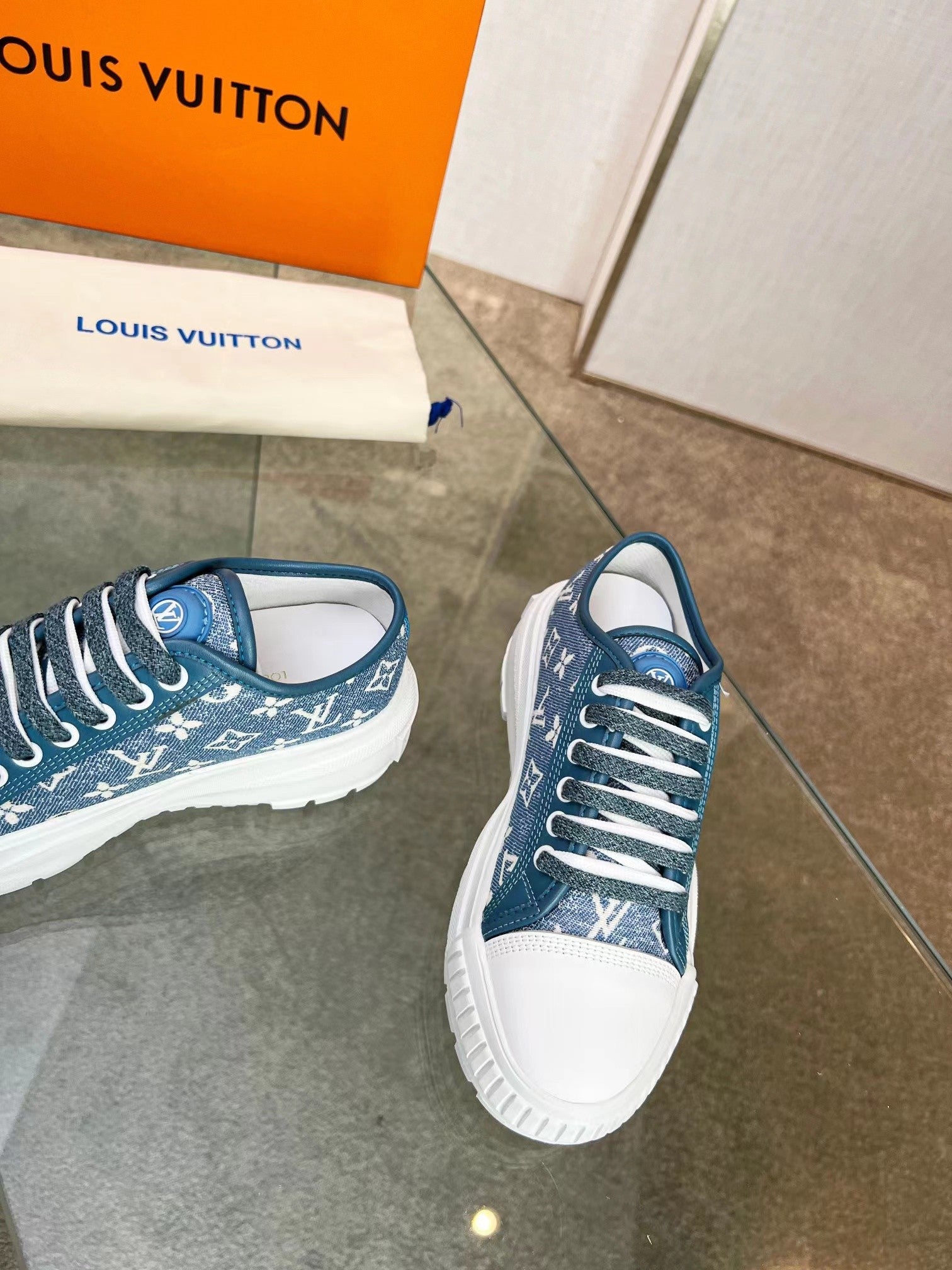 Louis Vuitton Sneakers