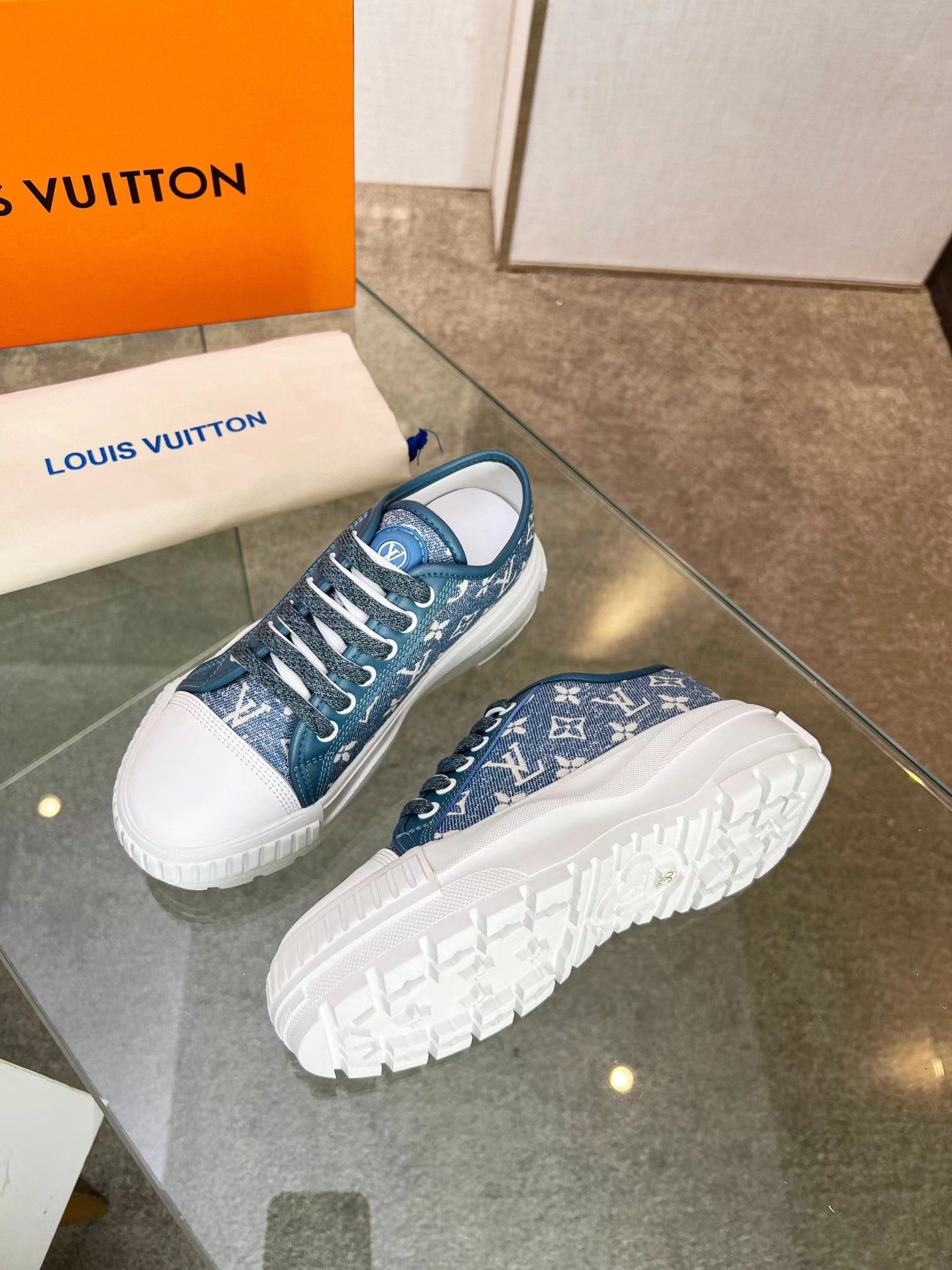 Louis Vuitton Sneakers