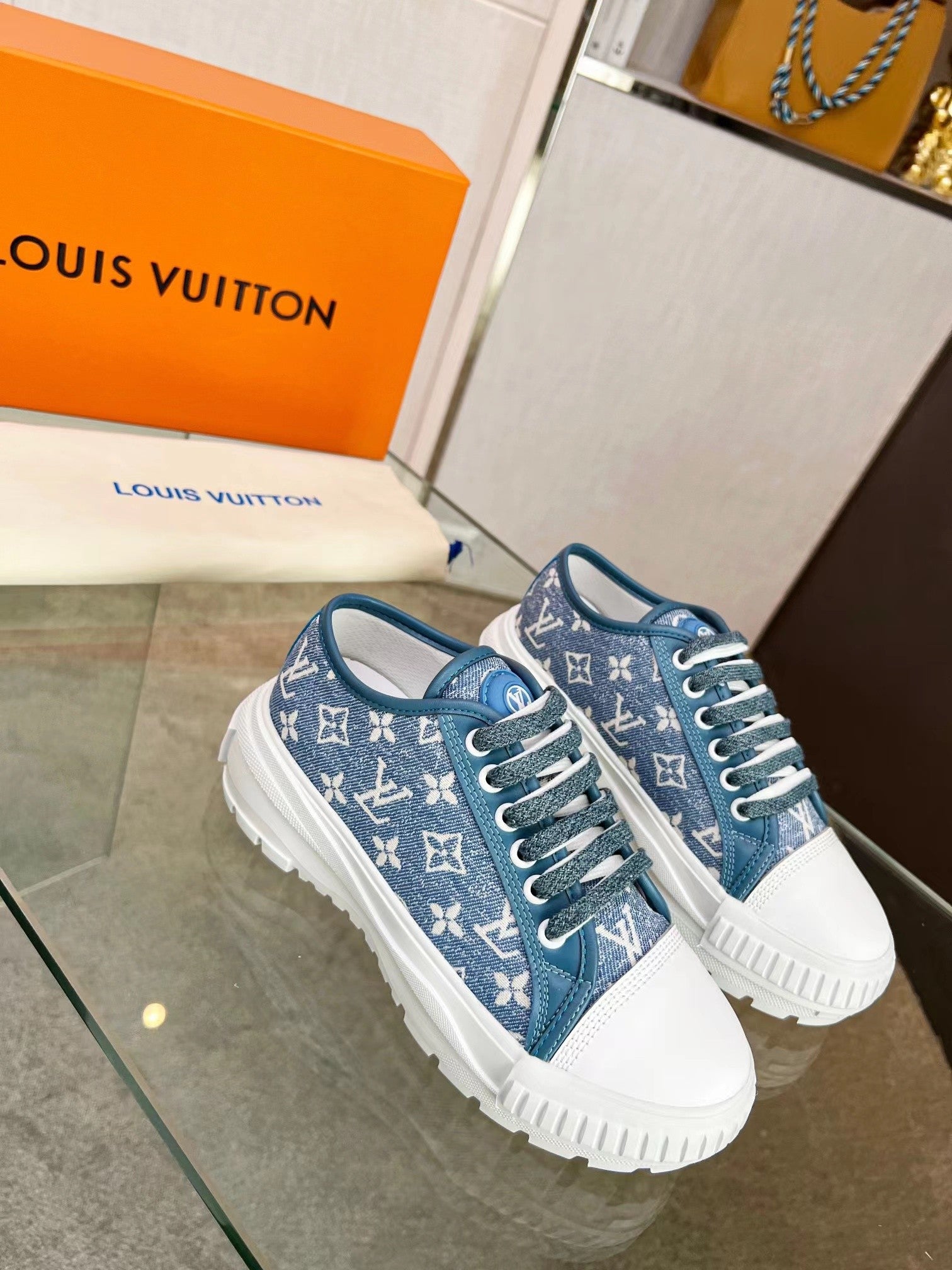 Louis Vuitton Sneakers