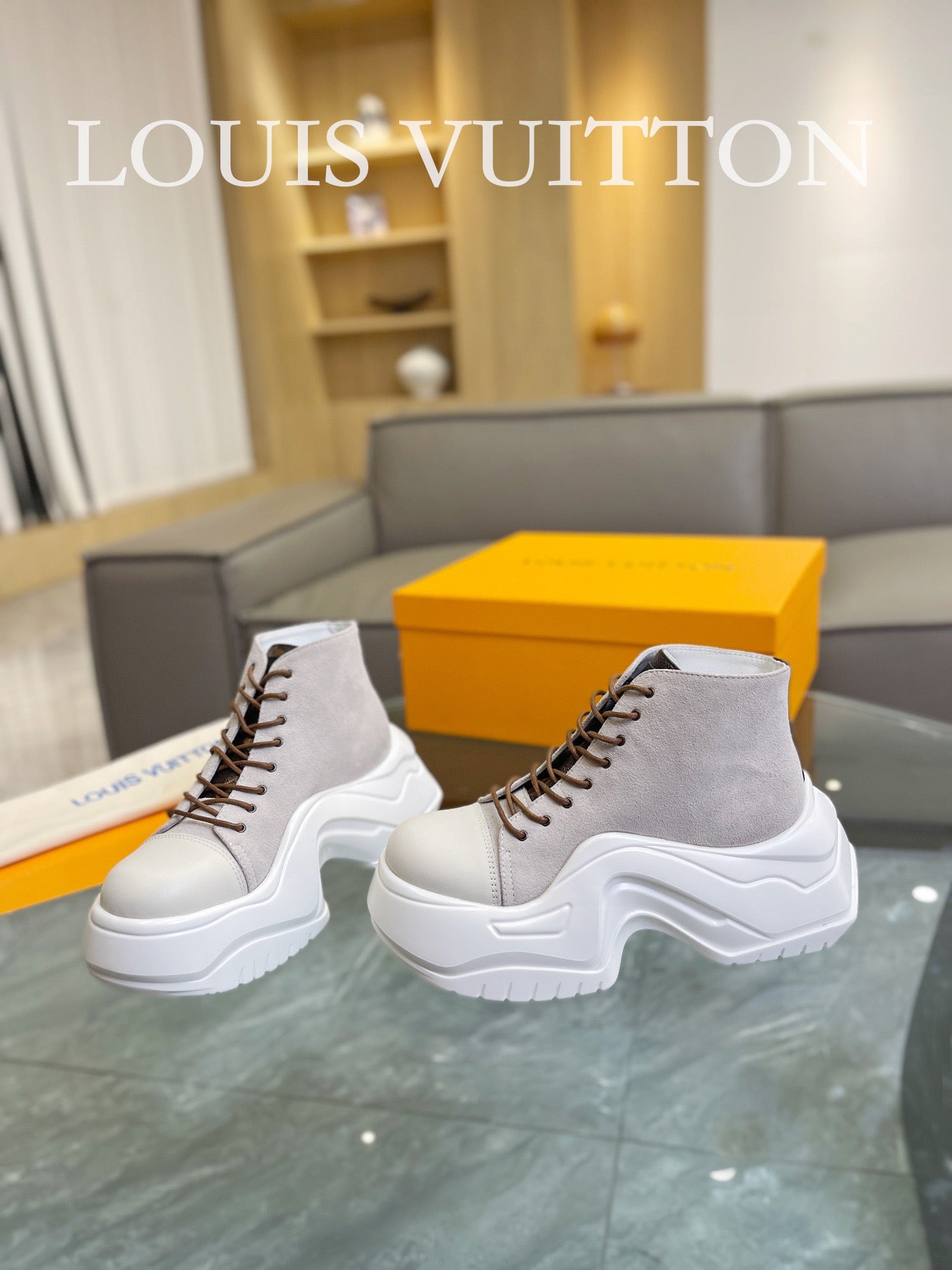 Louis Vuitton Sneakers