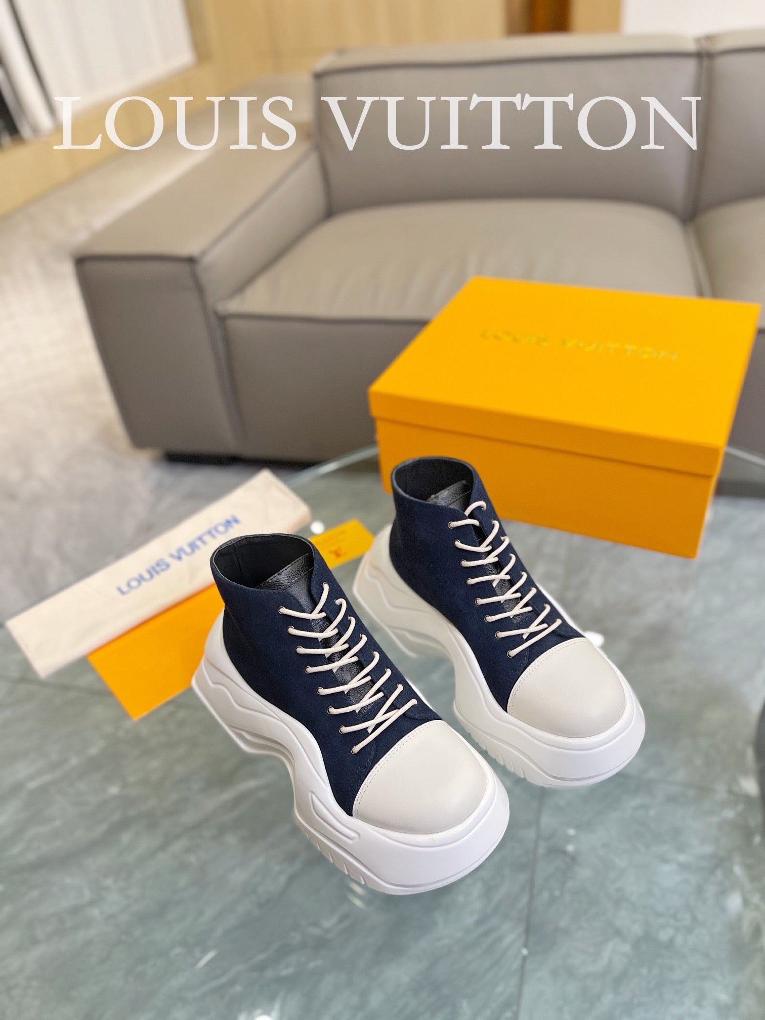 Louis Vuitton Sneakers