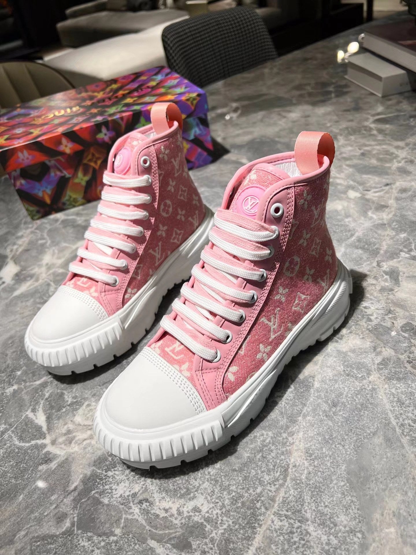 Louis Vuitton Sneakers