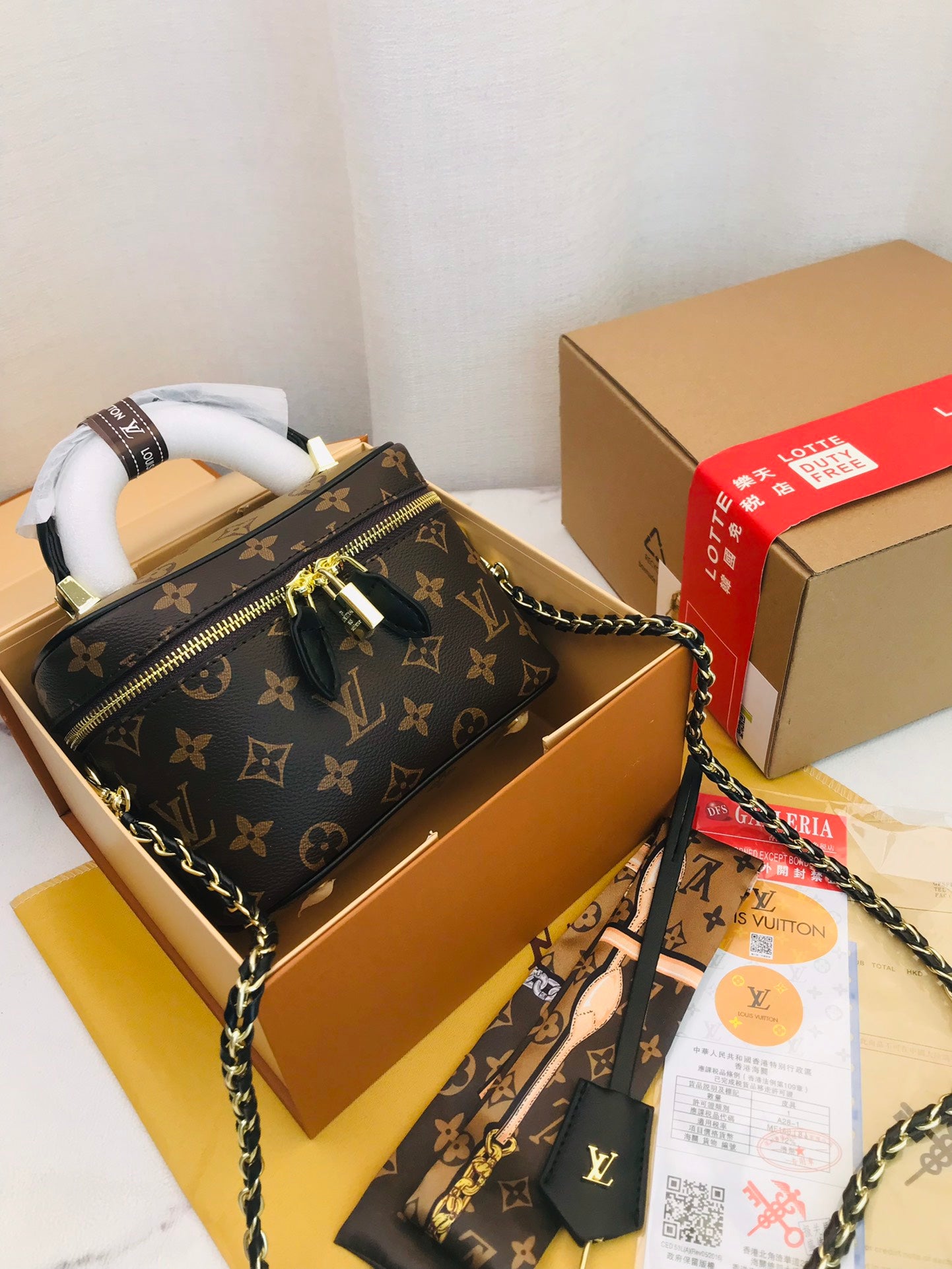 Louis Vuitton handbags (vanity) free twilly scarf