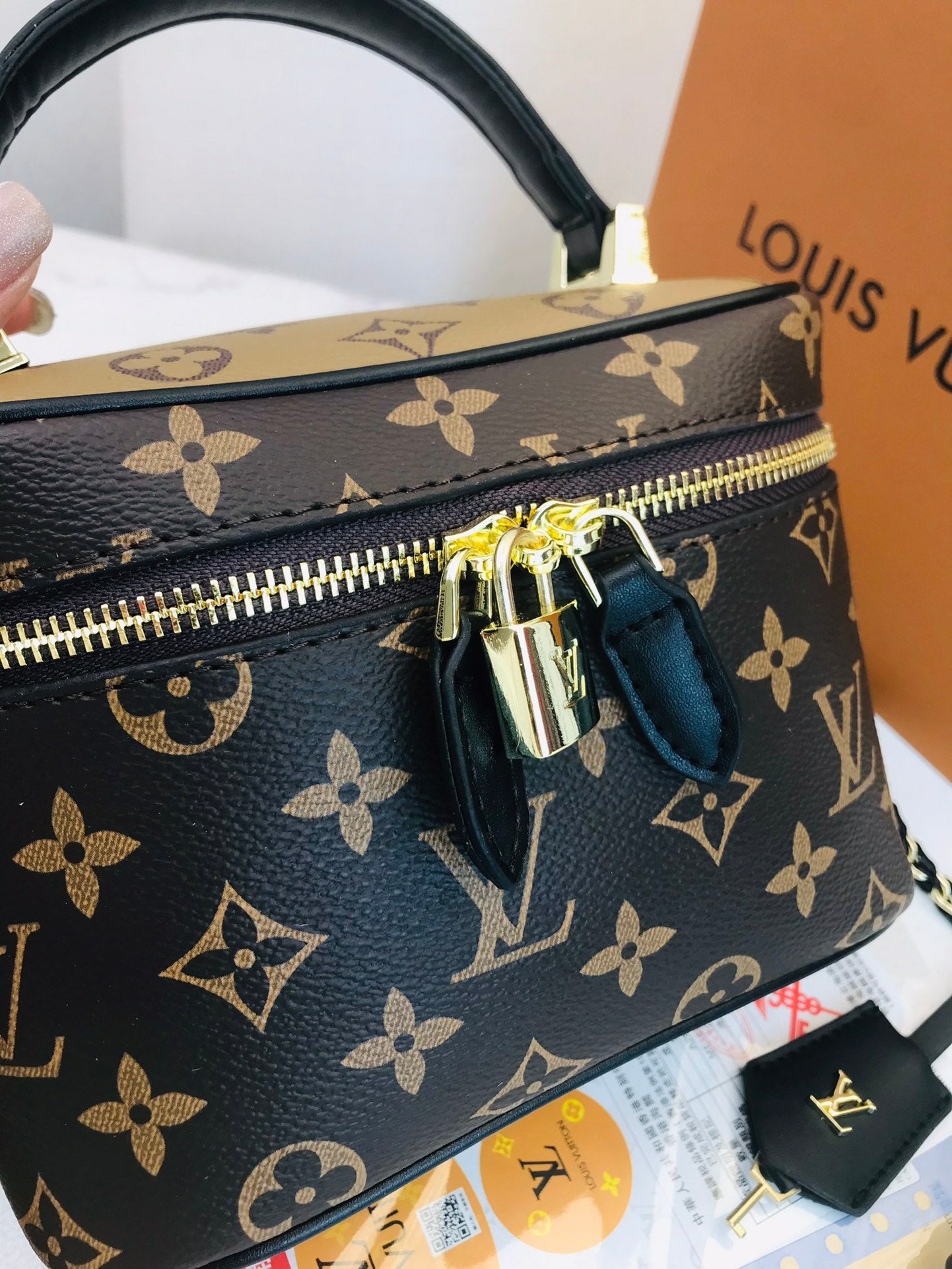 Louis Vuitton handbags (vanity) free twilly scarf