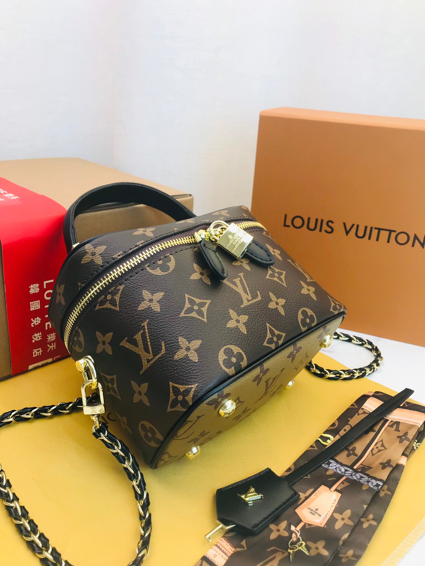 Louis Vuitton handbags (vanity) free twilly scarf