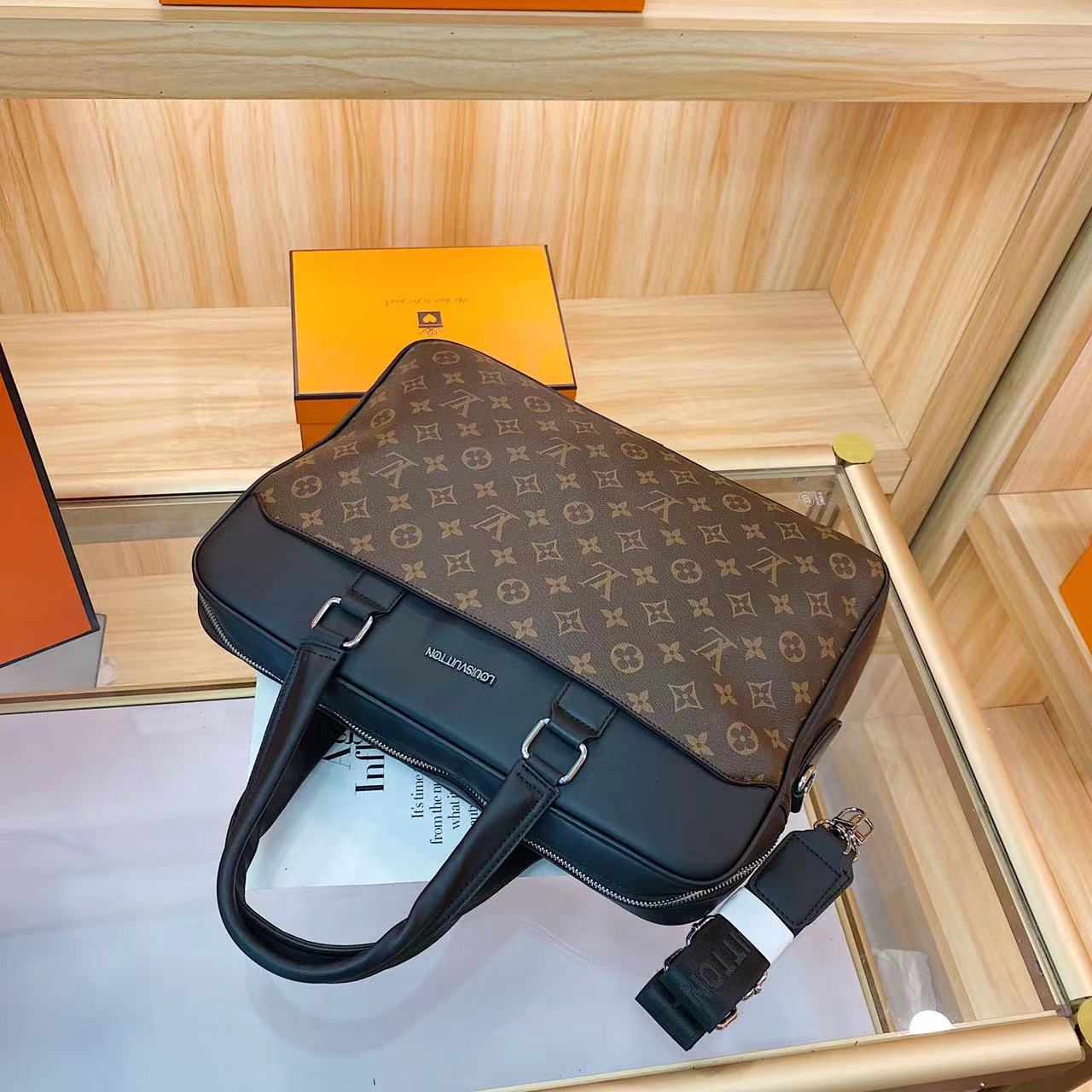 Louis Vuitton handbags (laptop, Office)